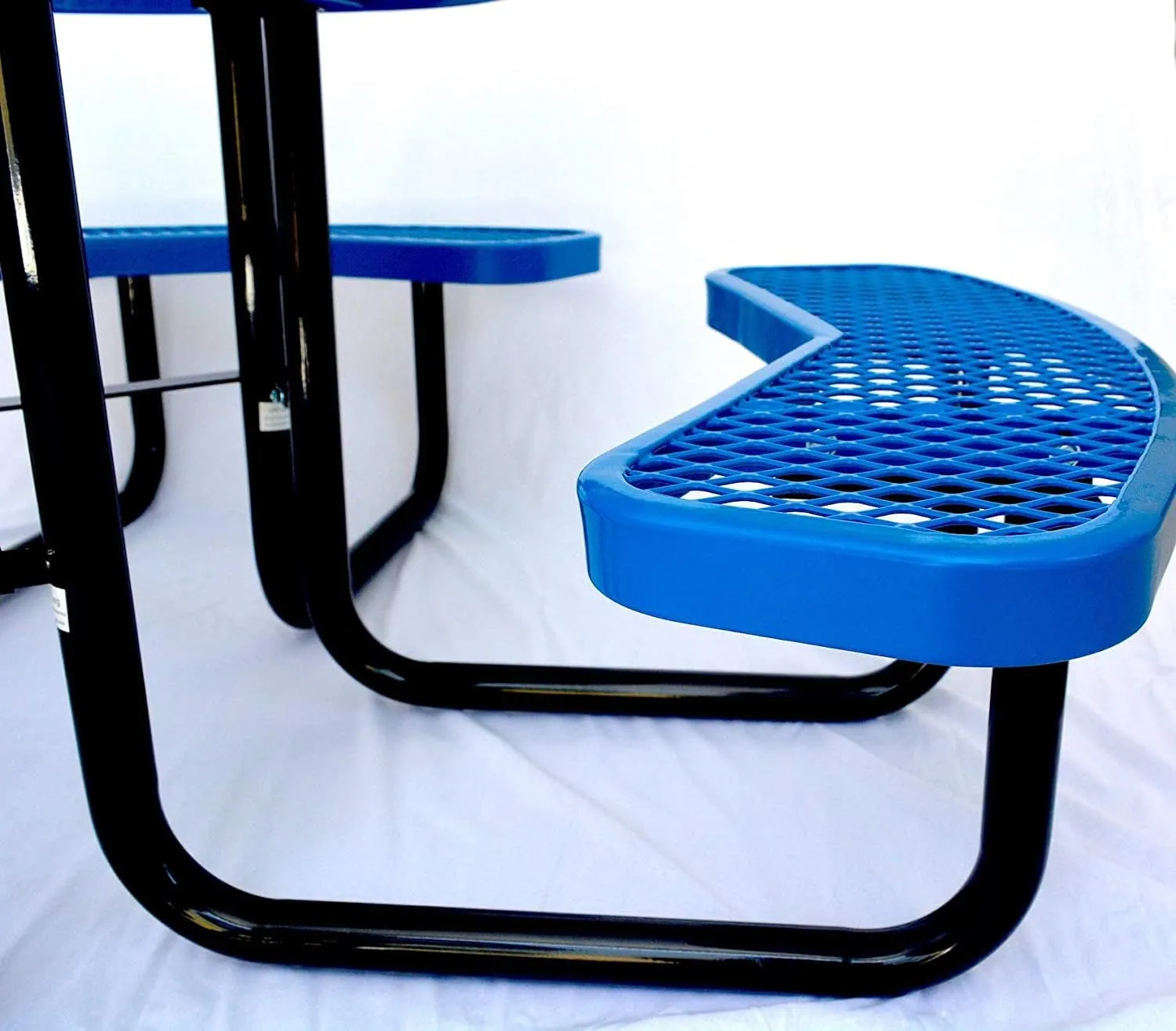 46 inch Expanded Metal Round Picnic Table (Blue)