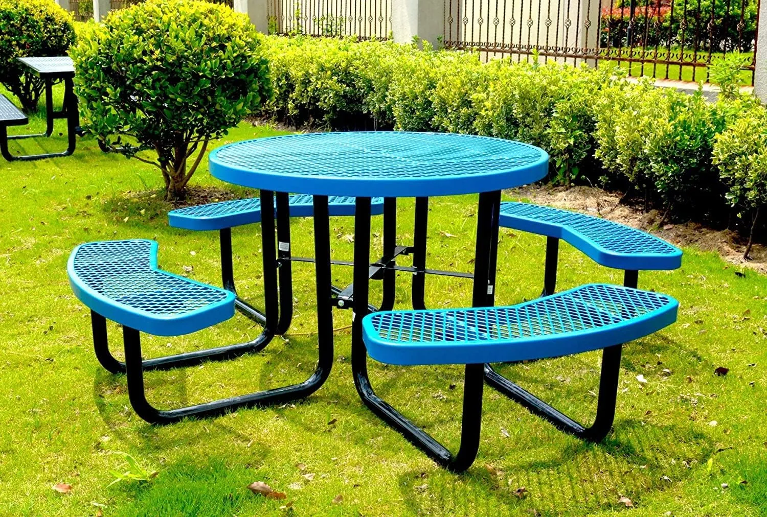46 inch Expanded Metal Round Picnic Table (Blue)