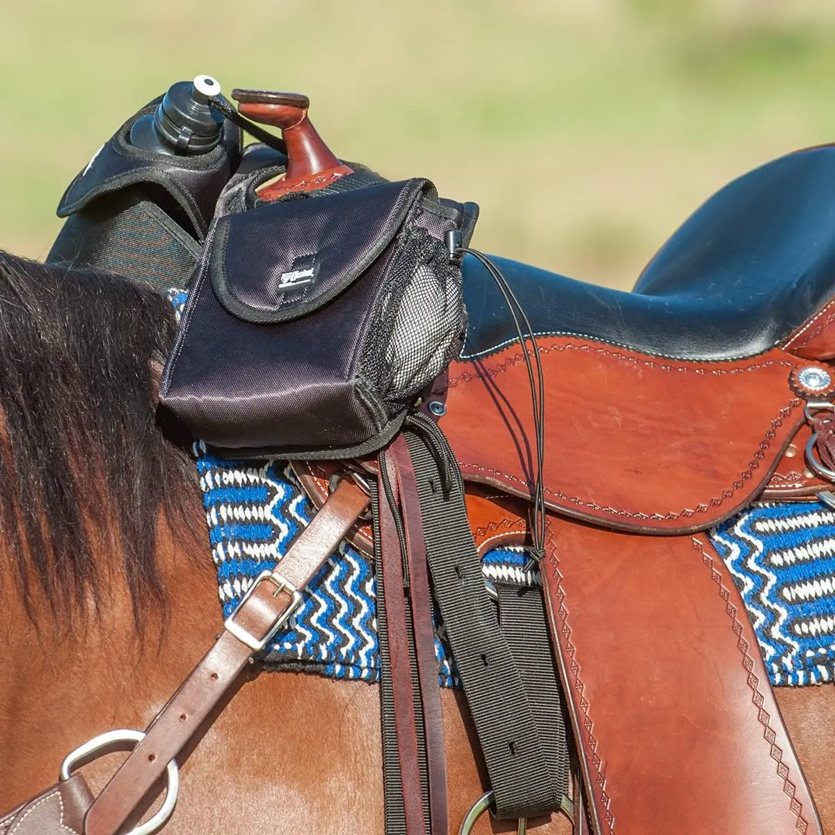 Cashel Horn Saddle Bag Bottle and Lunch Holder