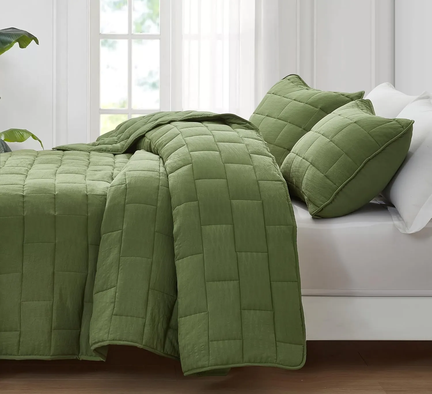 Chezmoi Collection George 3-Piece Jacquard Quilt Set King Size, Olive Green Textured Woven Lightweight Rectangle Quilted Bedspread for All Seasons (1 Quilt 108x96 inches, 2 Shams)