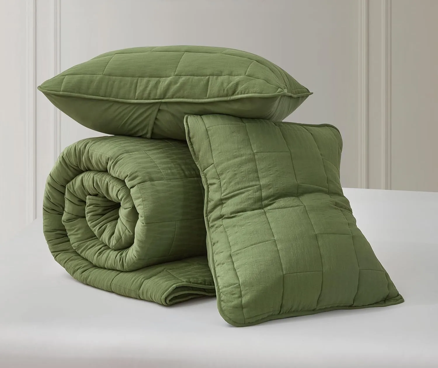 Chezmoi Collection George 3-Piece Jacquard Quilt Set King Size, Olive Green Textured Woven Lightweight Rectangle Quilted Bedspread for All Seasons (1 Quilt 108x96 inches, 2 Shams)