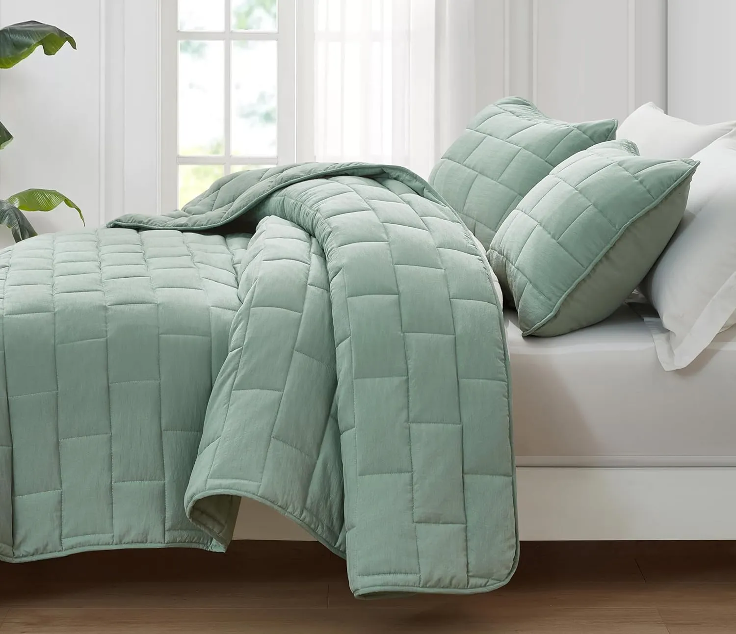 Chezmoi Collection George 3-Piece Jacquard Quilt Set King Size, Sage Green Textured Woven Lightweight Rectangle Quilted Bedspread for All Seasons (1 Quilt 108x96 inches, 2 Shams)